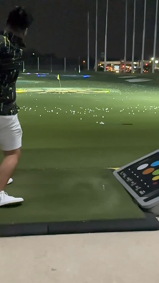 Frame from the golf range clip after Deflicker Fusion, at the same brightness as the frames around it